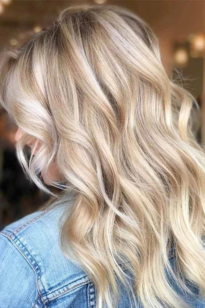 Effortlessly chic! This stunning blonde hairstyle perfectly blends elegance and playfulness, making it a go-to look for any occasion. ✨💇‍♀️ #BlondeAmbition #HairGoals